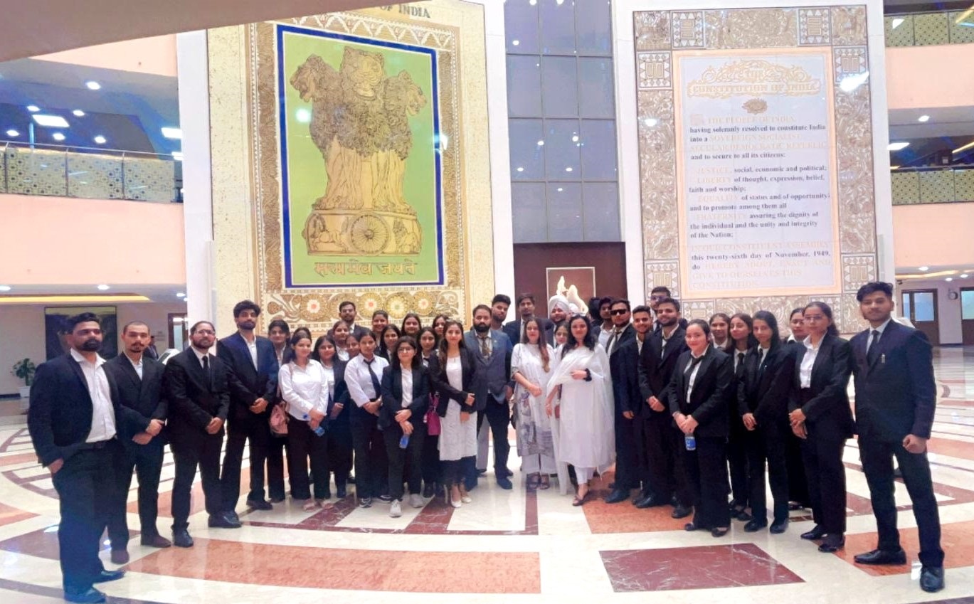 RBU Law Students Gain First-Hand Experience at Supreme Court