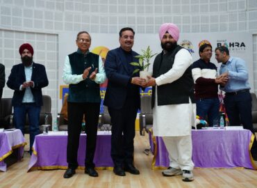 Harjot Singh Bains was received at Rayat Bahra University by Chancellor Gurvinder Singh Bahra and Group Vice-Chancellor Prof. (Dr.) Sanjay Kumar.