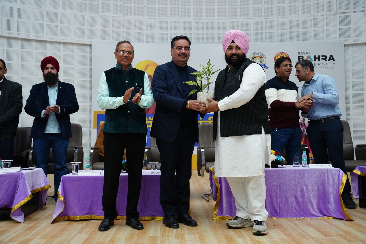 Harjot Singh Bains was received at Rayat Bahra University by Chancellor Gurvinder Singh Bahra and Group Vice-Chancellor Prof. (Dr.) Sanjay Kumar.