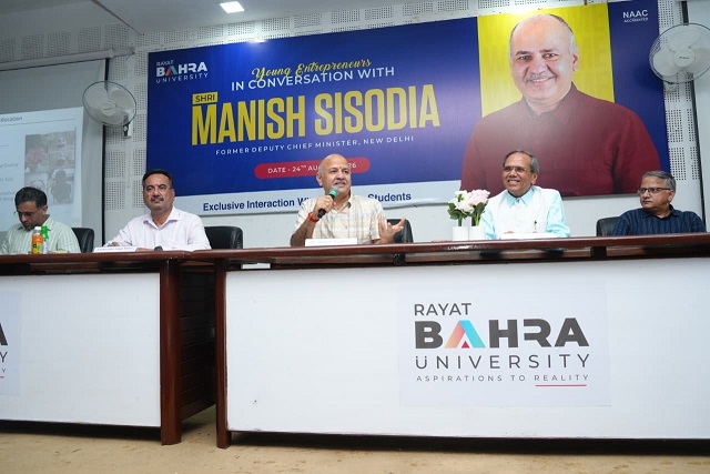 Manish Sisodia interacts with young entrepreneurs at RBU